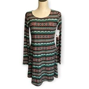 So juniors dress long sleeve Keyhole back fit and flair dress green red MIDI XS